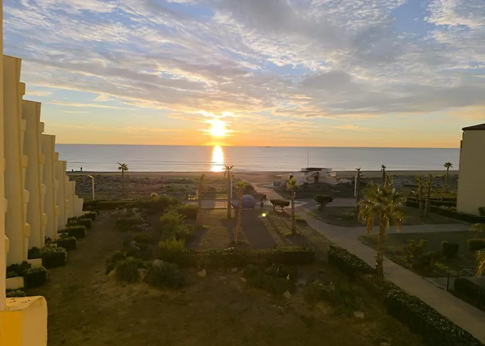 Appartement Entierement Renove En Bord De Mer Avec Vue Imprenable Et Parking Prive