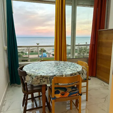 Appartement Entierement Renove En Bord De Mer Avec Vue Imprenable Et Parking Prive Le Barcares Exterior photo
