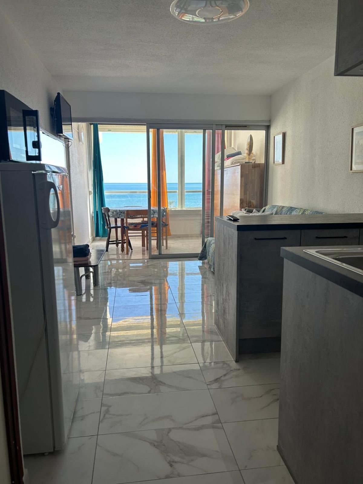 Apartment Entierement Renove En Bord De Avec Vue Imprenable Et Parking Prive *